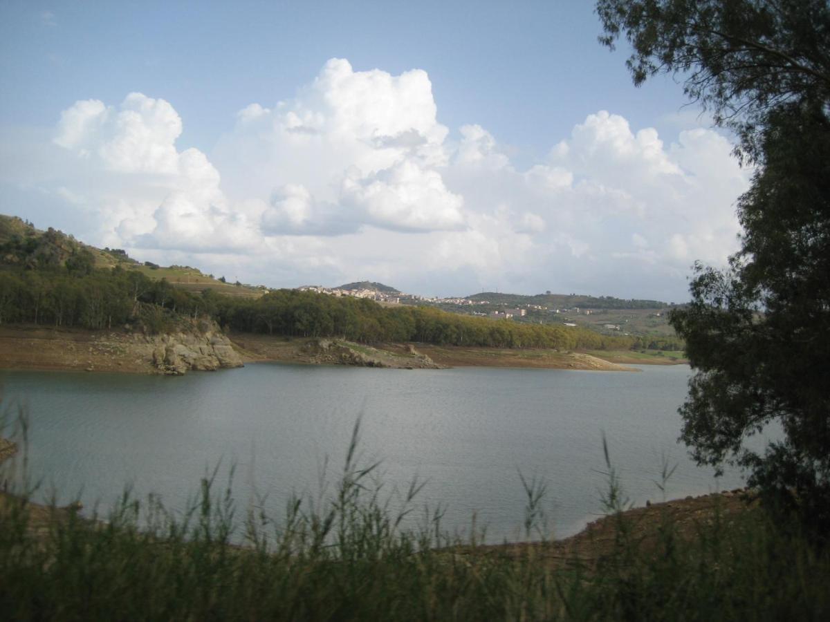 Oasi Del Lago Regalbuto Экстерьер фото