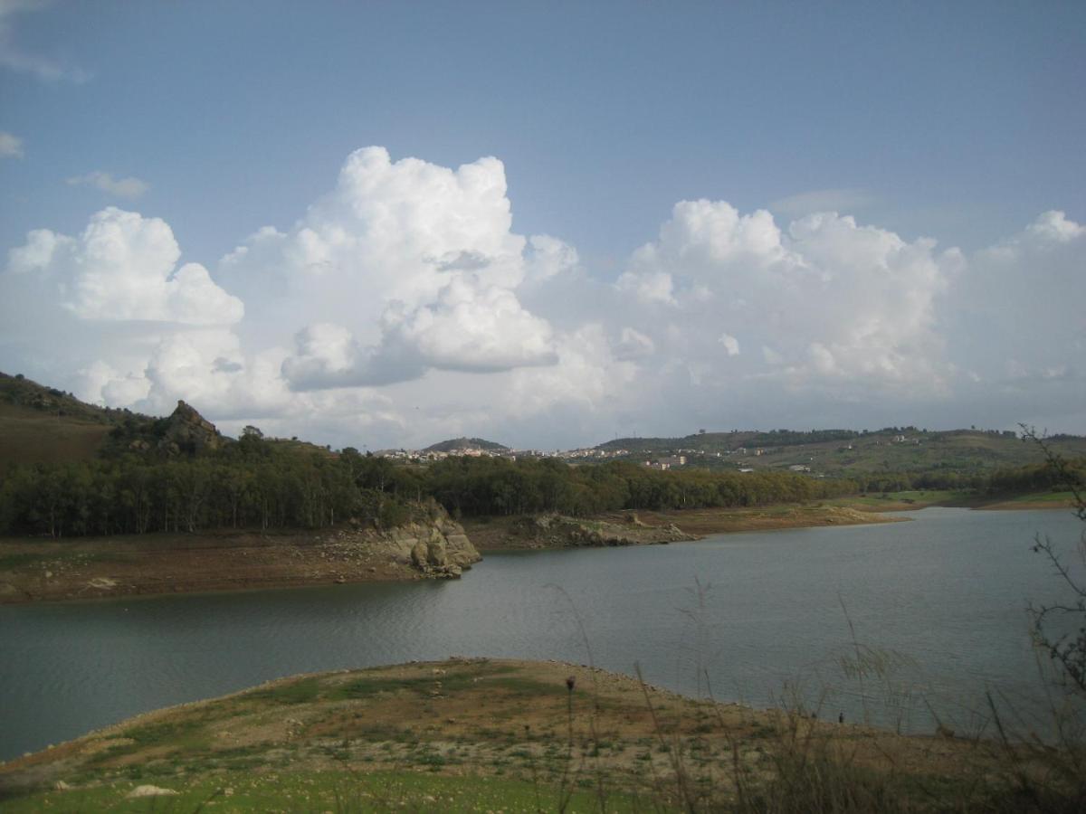 Oasi Del Lago Regalbuto Экстерьер фото